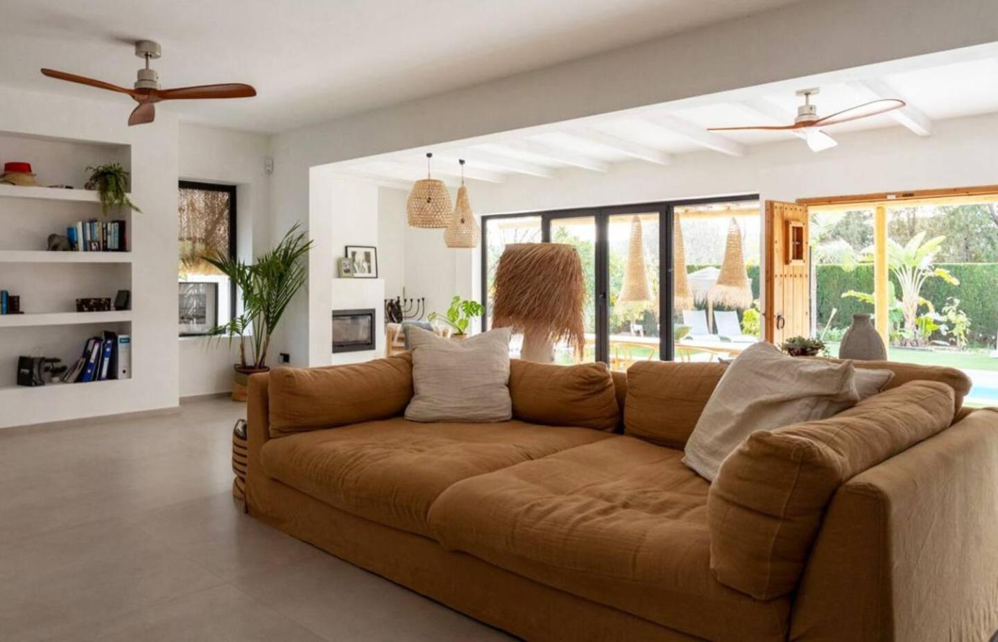 Casanoa Luxury Villa Bed And Breakfast ฮาเวอา ภายนอก รูปภาพ
